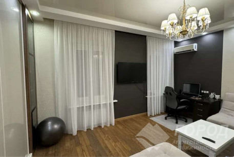 Продам 3-х кімнатну квартиру, Холодная Гора, Лысая Гора, Код: 760027/2