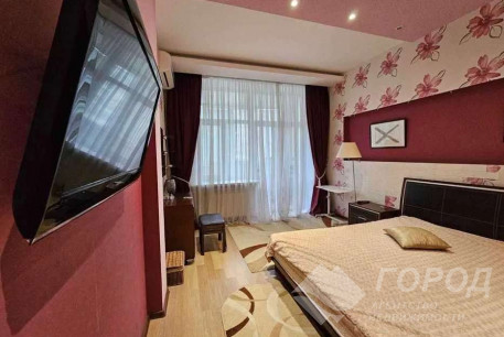 Продам 2-х кімнатну квартиру, Центр, Код: 762341/2