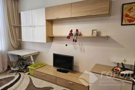 Продам 2-х кімнатну квартиру, Центр, Код: 762341/2