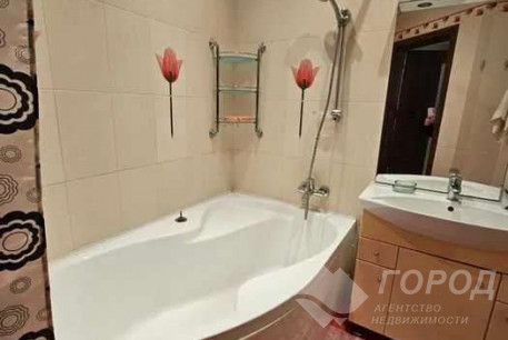 Продам 2-х кімнатну квартиру, Центр, Код: 762341/2