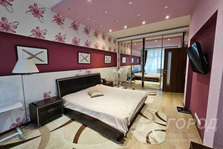 Продам 2-х кімнатну квартиру, Центр, Код: 762341/2