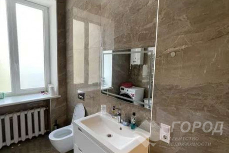 Продам 3-х кімнатну квартиру, Центр, Код: 766019/3