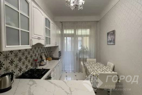 Продам 3-х кімнатну квартиру, Центр, Код: 766019/3