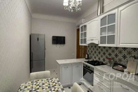 Продам 3-х кімнатну квартиру, Центр, Код: 766019/3