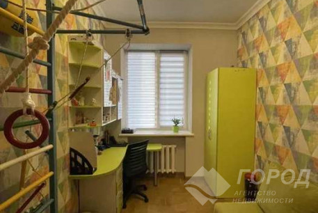 Продам 3-х кімнатну квартиру, Центр, Код: 766019/3