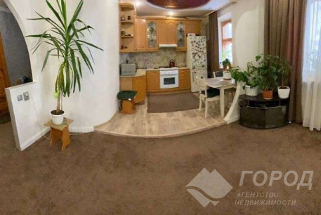 Продам 2-х кімнатну квартиру, Центральный рынок, Южный вокзал метро, Код: 766881/4