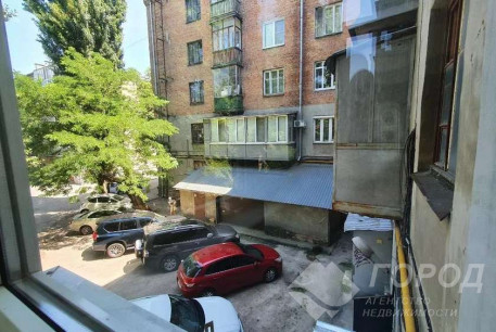 Продам 3-х кімнатну квартиру, Центр, Код: 767276/2