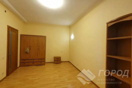 Продам 3-х кімнатну квартиру, Центр, Код: 767276/2