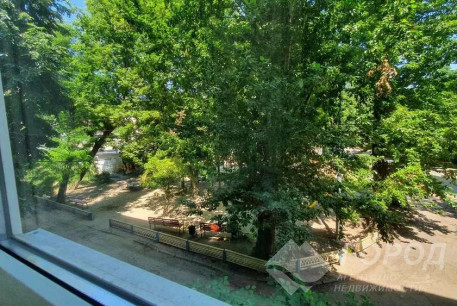 Продам 3-х кімнатну квартиру, Центр, Код: 767276/2