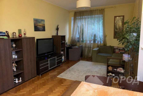 Продам 2-х кімнатну квартиру, Центр, Код: 780068/2