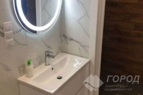 Продам 1-кімнатну квартиру в новобудові, Центр, Код: 781052/2