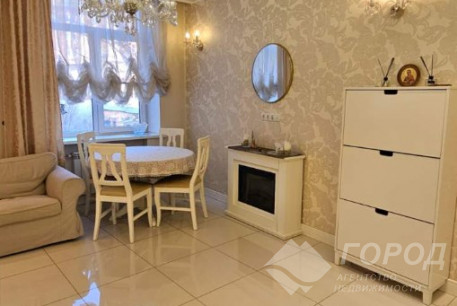 Продам 2-х кімнатну квартиру, Центр, Код: 787659/19