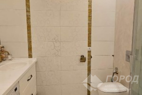 Продам 2-х кімнатну квартиру, Центр, Код: 787659/19