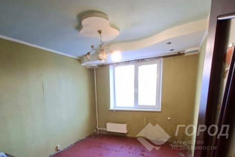 Продам 3-х кімнатну квартиру, Рогань, Код: 788234/19