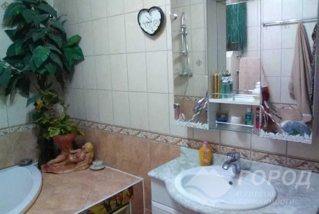 Продам 2-х кімнатну квартиру, Центр, Код: 790224/1