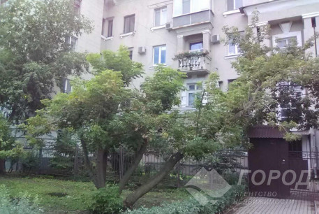 Продам 2-х кімнатну квартиру, Центр, Код: 790224/1