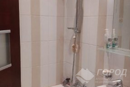 Продам 2-х кімнатну квартиру, Центр, Код: 790811/197