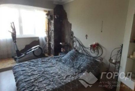 Продам 4-х кімнатну квартиру, Центр, Код: 790811/56