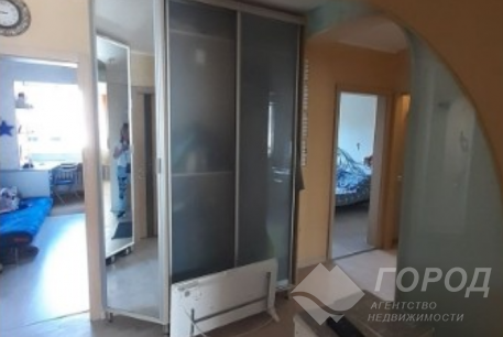 Продам 4-х кімнатну квартиру, Центр, Код: 790811/56