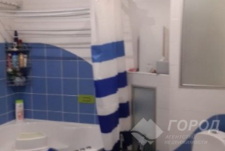 Продам 4-х кімнатну квартиру, Центр, Код: 790811/56