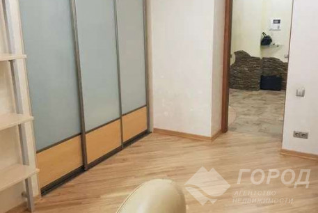 Продам 3-х кімнатну квартиру, Центр, Университет метро, Код: 792262/1