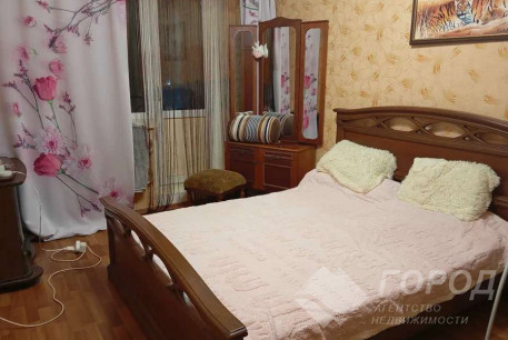 Продам 3-х кімнатну квартиру, ХТЗ, Хролы пос., Код: 795357/2