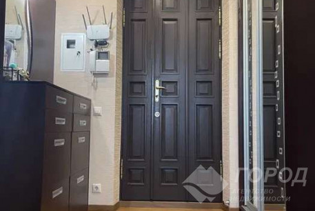 Продам 2-х кімнатну квартиру, Центр, Ярослава Мудрого пл., Код: 796442/2