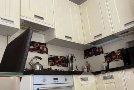 Продам 2-х кімнатну квартиру, Центр, Ярослава Мудрого пл., Код: 796442/2