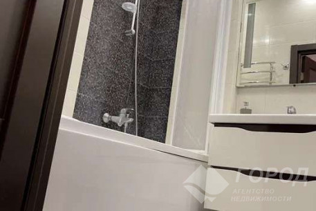 Продам 2-х кімнатну квартиру, Центр, Ярослава Мудрого пл., Код: 796442/2