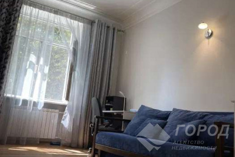 Продам 2-х кімнатну квартиру, Центр, Ярослава Мудрого пл., Код: 796442/2