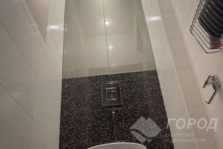 Продам 2-х кімнатну квартиру, Центр, Ярослава Мудрого пл., Код: 796442/2