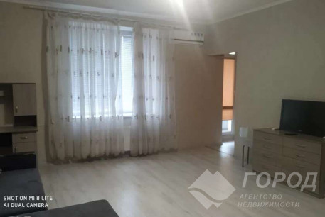 Продам 1-кімнатну квартиру, Центральный рынок, Локомотив, Код: 796541/1