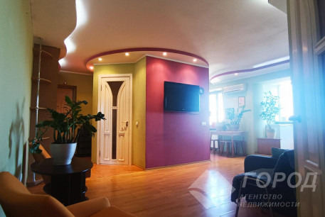 Продам 3-х кімнатну квартиру, Центральный рынок, Код: 796719/11