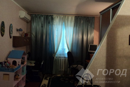Продам 4-х кімнатну квартиру, Дергачевский р-н, Черкасская Лозовая, Код: 797684/1