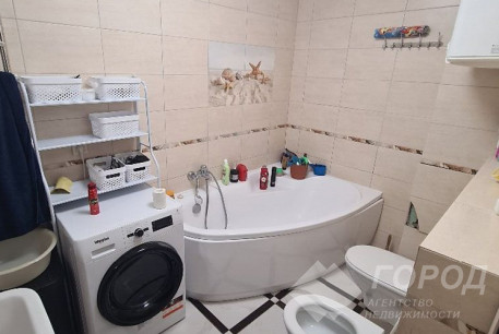 Продам 4-х кімнатну квартиру, Новые дома, Дворец спорта, Код: 797725/1