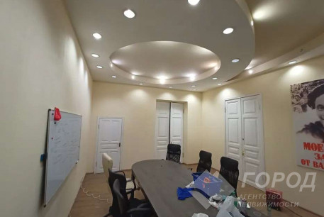 Сдам 5-и кімнатну квартиру, Центр, Код: 798144/1