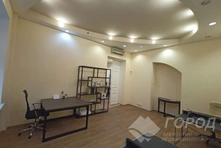 Сдам 5-и кімнатну квартиру, Центр, Код: 798144/1