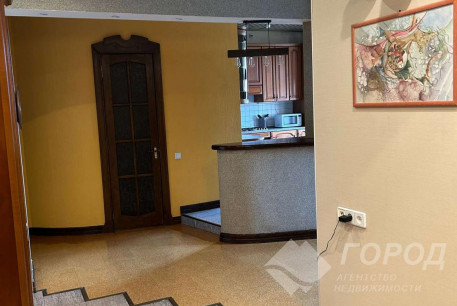 Сдам 3-х кімнатну квартиру, Центр, Код: 798908/1