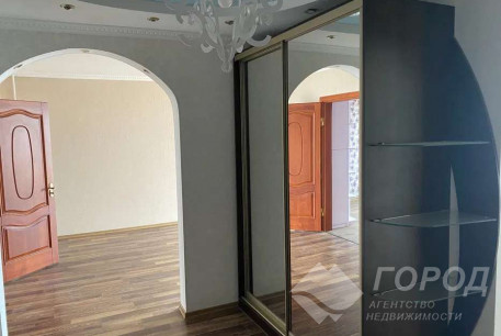 Продам 4-х кімнатну квартиру, Холодная Гора, Код: 799031/1