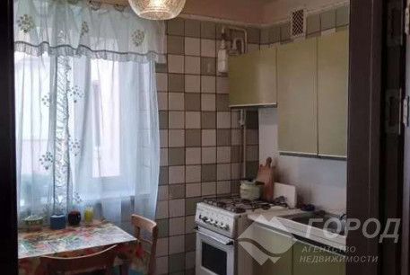 Продам 4-х кімнатну квартиру, Дергачевский р-н, Подворки (Дергачевский район), Код: 799083/1