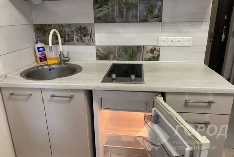 Сдам гостинку, Гагарина проспект, Защитников Украины метро (Площадь Восстания), Код: 799157/4