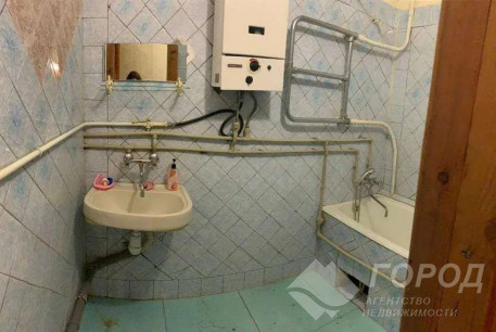 Продам 4-х кімнатну квартиру, Центр, Код: 799177/2