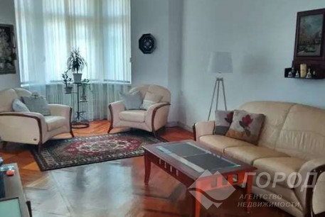 Продам 5-и кімнатну квартиру, Центр, Код: 799198/1