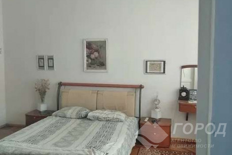 Продам 5-и кімнатну квартиру, Центр, Код: 799198/1