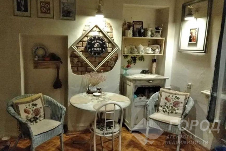 Продам 5-и кімнатну квартиру, Центр, Код: 799198/1