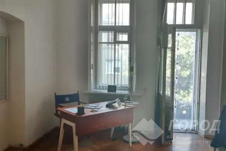 Продам 5-и кімнатну квартиру, Центр, Код: 799198/1