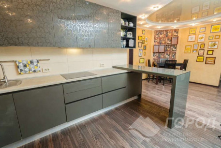 Продам 3-х кімнатну квартиру, Центр, Код: 799251/1