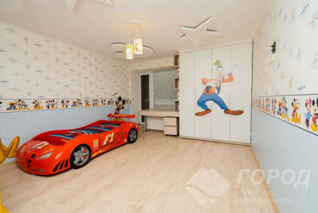 Продам 3-х кімнатну квартиру, Центр, Код: 799251/1