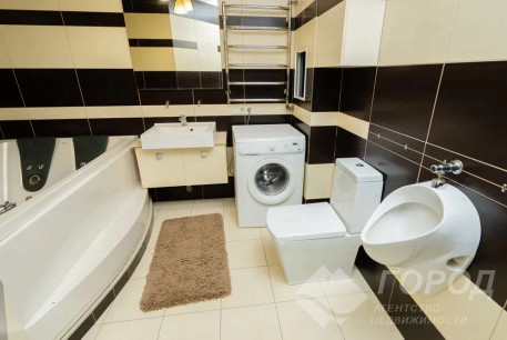 Продам 3-х кімнатну квартиру, Центр, Код: 799251/1