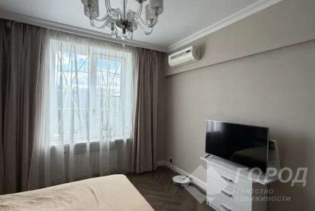Продам 2-х кімнатну квартиру, Гагарина проспект, Защитников Украины метро (Площадь Восстания), Код: 799287/4